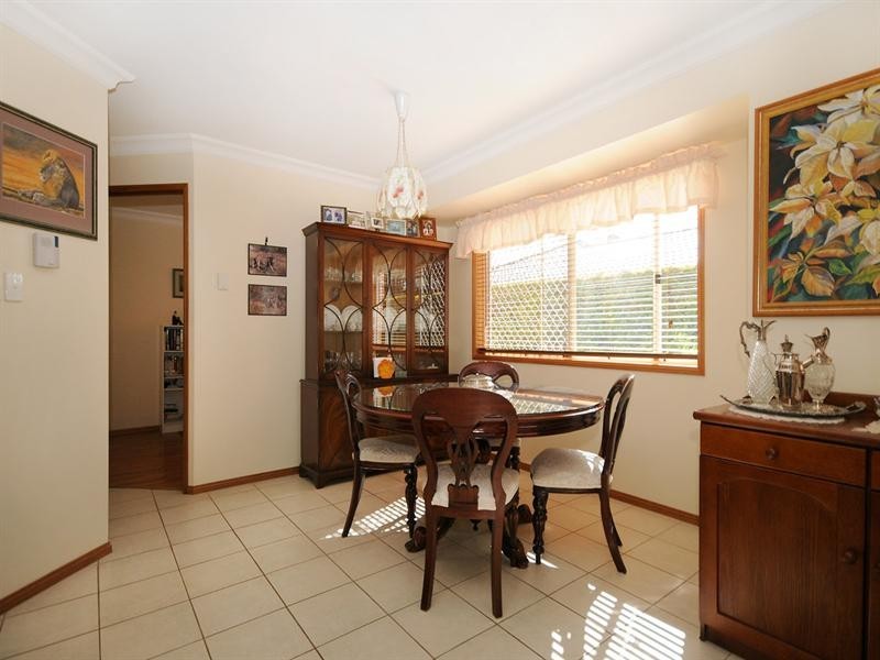 18 Sweetapple Crescent, Centenary Heights QLD 4350