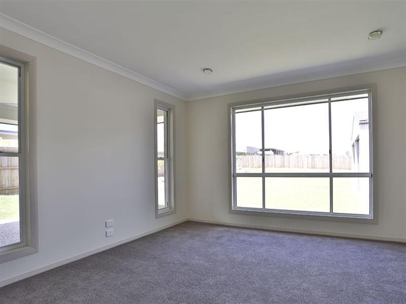 9 Goshawk Drive, Highfields QLD 4352