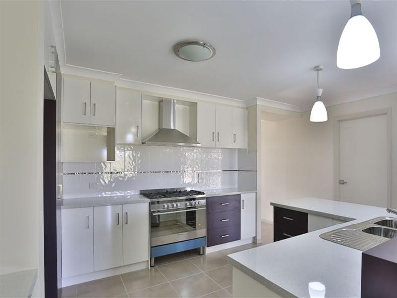 9 Goshawk Drive, Highfields QLD 4352