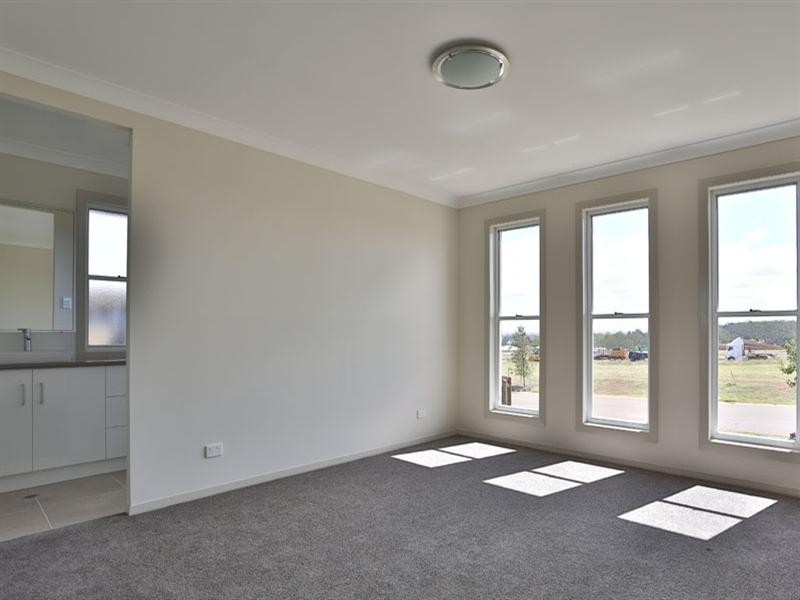 9 Goshawk Drive, Highfields QLD 4352