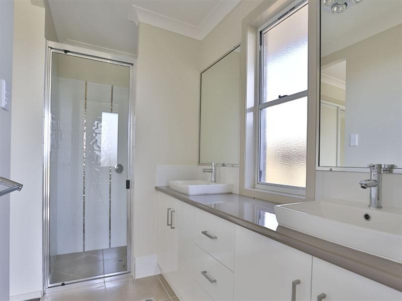 9 Goshawk Drive, Highfields QLD 4352