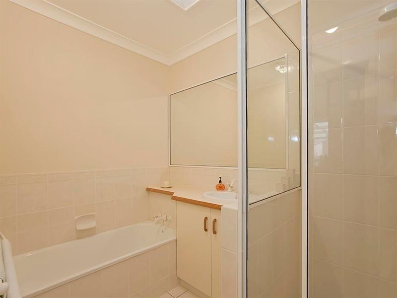 Unit 3/3 Danica Court, Kearneys Spring QLD 4350