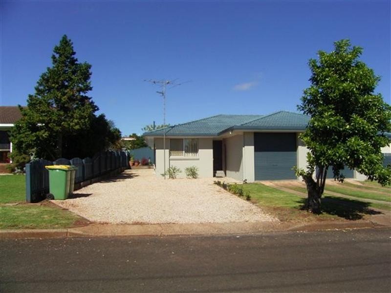 2/22 Noack Street, Harristown QLD 4350