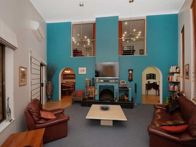 6 Blue Meadow Court, Blue Mountain Heights QLD 4350