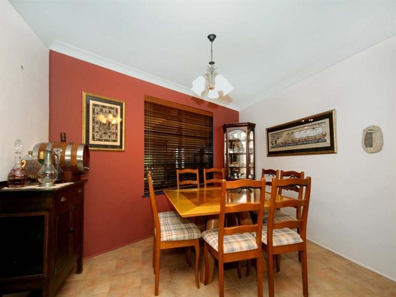 6 Blue Meadow Court, Blue Mountain Heights QLD 4350