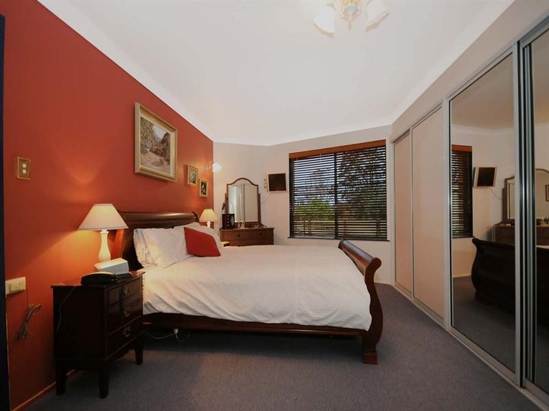 6 Blue Meadow Court, Blue Mountain Heights QLD 4350