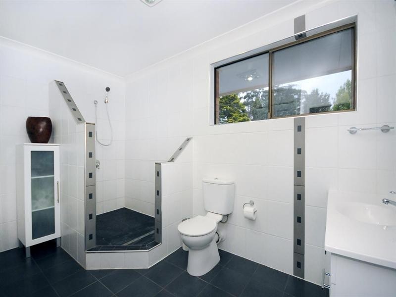 6 Blue Meadow Court, Blue Mountain Heights QLD 4350