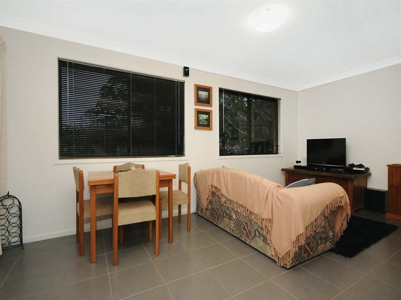 6 Blue Meadow Court, Blue Mountain Heights QLD 4350