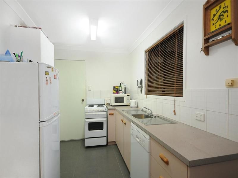 6 Blue Meadow Court, Blue Mountain Heights QLD 4350