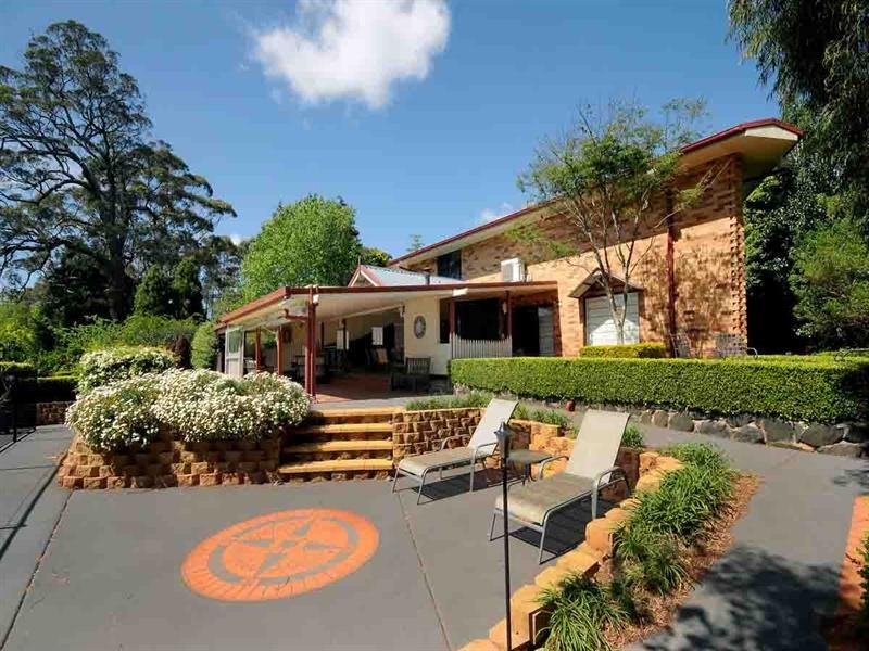 6 Blue Meadow Court, Blue Mountain Heights QLD 4350