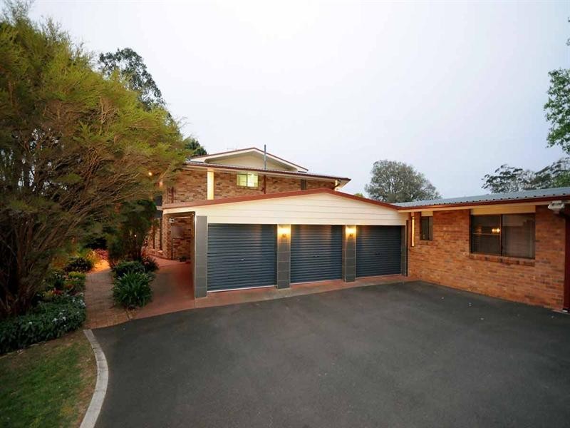 6 Blue Meadow Court, Blue Mountain Heights QLD 4350