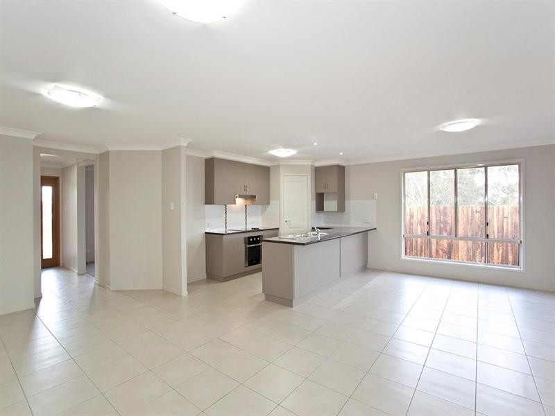 2 Cooranga Street, Glenvale QLD 4350