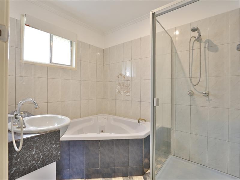 4 Traminer Drive, Wilsonton Heights QLD 4350