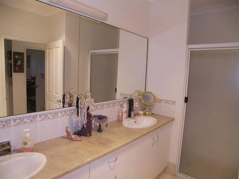 Unit 214/530 Bridge Street, Wilsonton QLD 4350