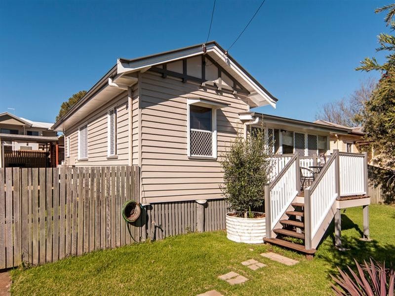 13 Whichello Street, Newtown QLD 4350