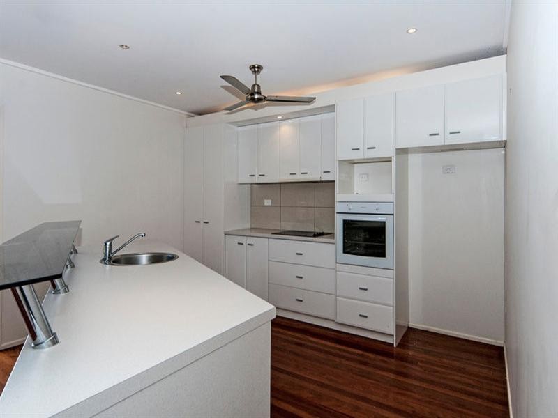 5 Garvey Street, Mount Lofty QLD 4350