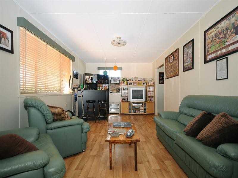 12 Kettle Street, Rockville QLD 4350