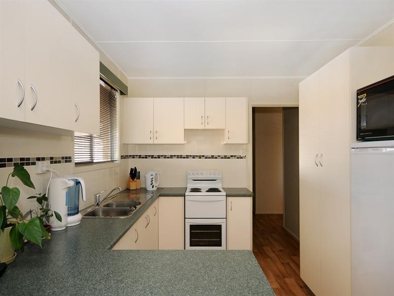 12 Kettle Street, Rockville QLD 4350