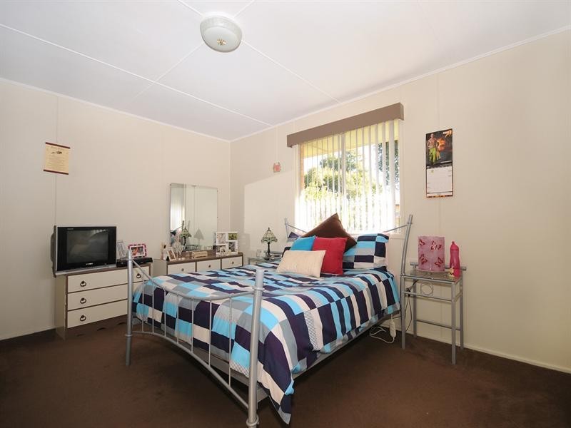 12 Kettle Street, Rockville QLD 4350