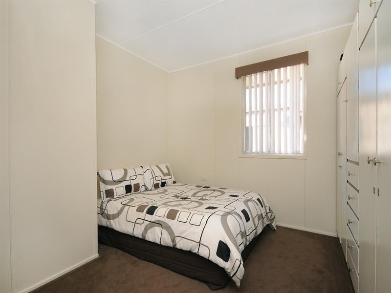 12 Kettle Street, Rockville QLD 4350