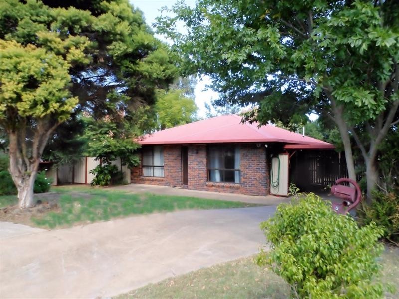 5 Disraeli Court, Wyreema QLD 4352