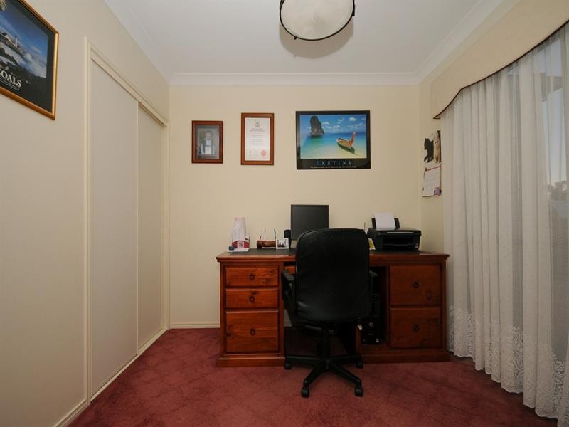 14 Banksdale Drive, Middle Ridge QLD 4350