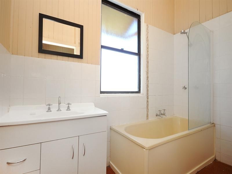 18 Hume Street, North Toowoomba QLD 4350