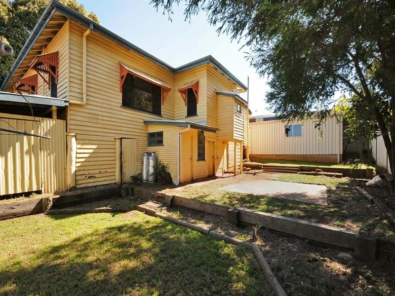 18 Hume Street, North Toowoomba QLD 4350