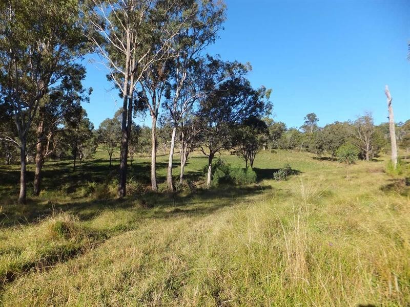 844 Merritts Creek Road, Hampton QLD 4352