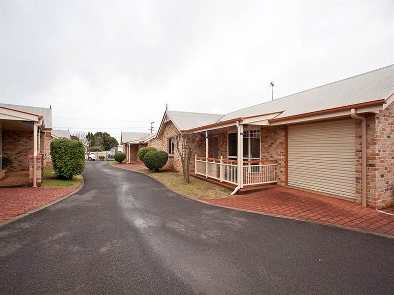 2/180 Bridge Street, Toowoomba City QLD 4350