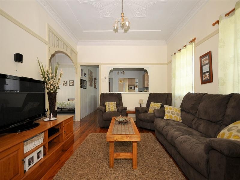 10 Brim Street, Newtown QLD 4350