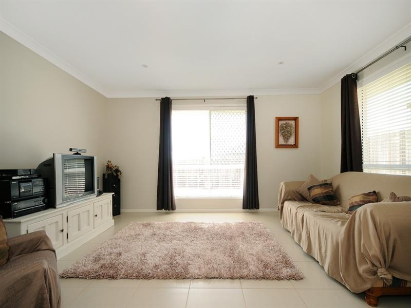 5 Saba Court, Middle Ridge QLD 4350