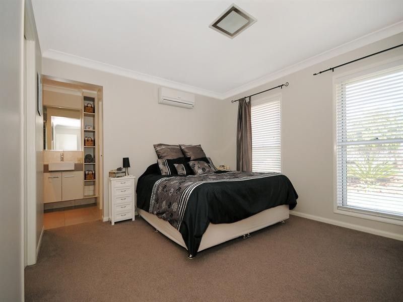 5 Saba Court, Middle Ridge QLD 4350