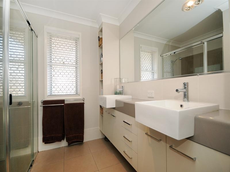 5 Saba Court, Middle Ridge QLD 4350
