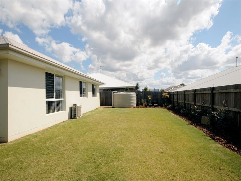 5 Saba Court, Middle Ridge QLD 4350