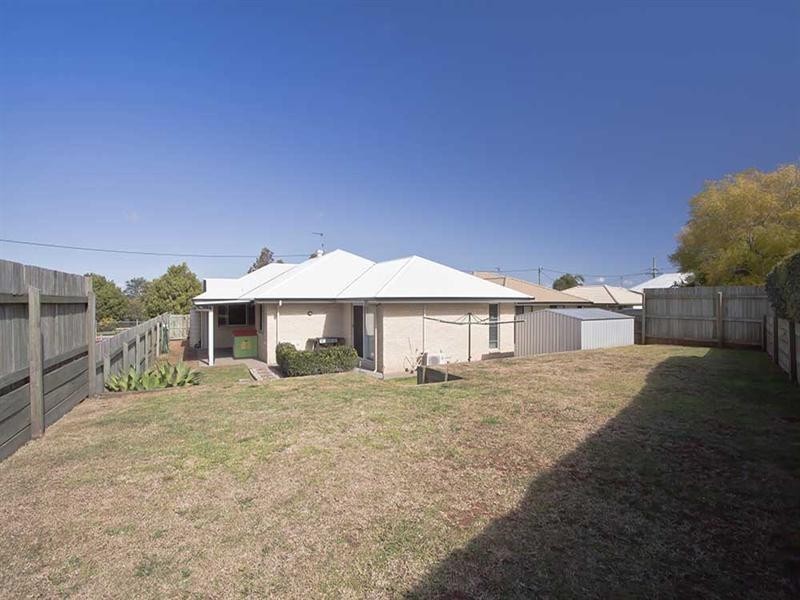 22 Mooney Street, Harlaxton QLD 4350