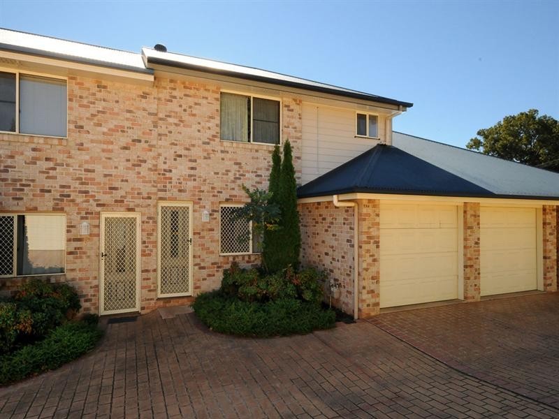 4/27 Gladstone Street, Newtown QLD 4350