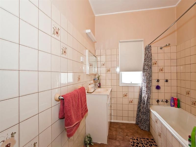 301 Tor Street, Wilsonton QLD 4350