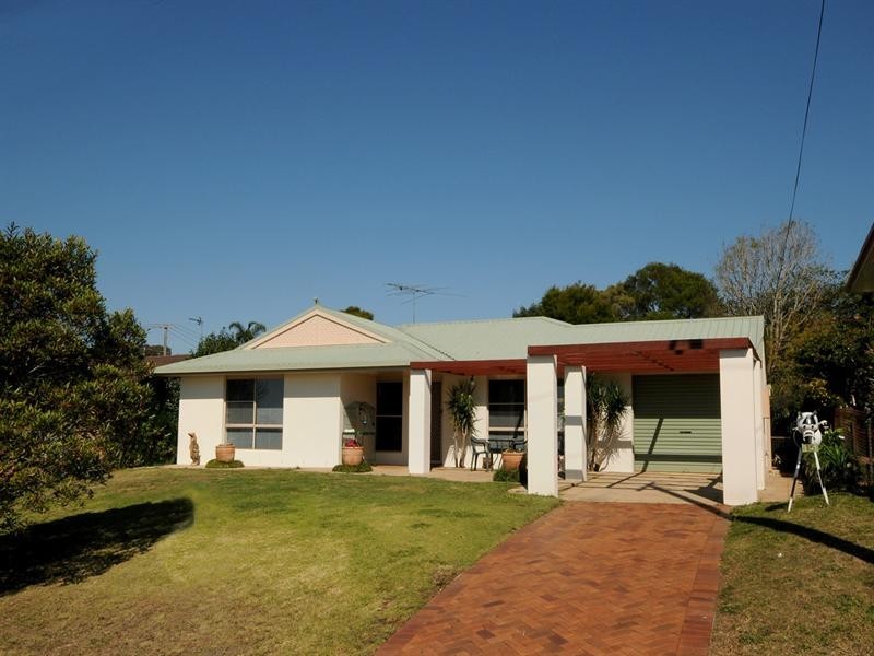 15 Martini Street, Mount Lofty QLD 4350