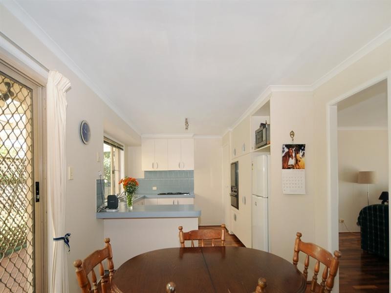 15 Martini Street, Mount Lofty QLD 4350