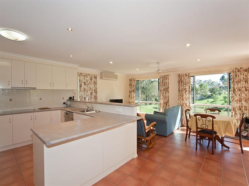 9 Rangeview Drive, Top Camp QLD 4350