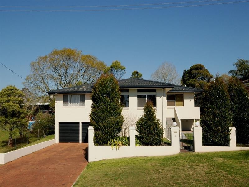 9 Martini Street, Mount Lofty QLD 4350