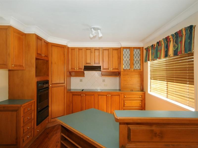 9 Martini Street, Mount Lofty QLD 4350