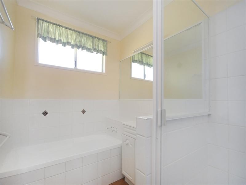 9 Martini Street, Mount Lofty QLD 4350