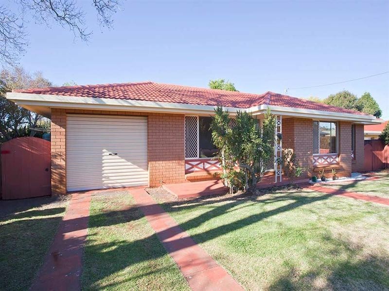 13 Gloucestor Cresent, Darling Heights QLD 4350