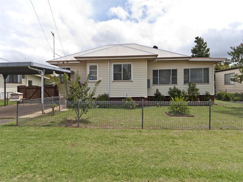 11 Gaydon Street, Newtown QLD 4350