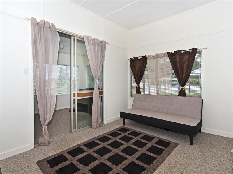11 Gaydon Street, Newtown QLD 4350