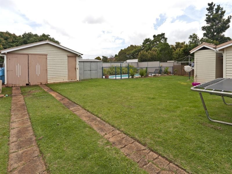 11 Gaydon Street, Newtown QLD 4350