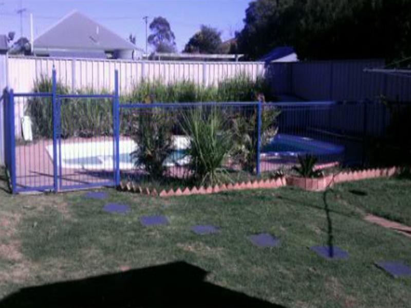 11 Gaydon Street, Newtown QLD 4350