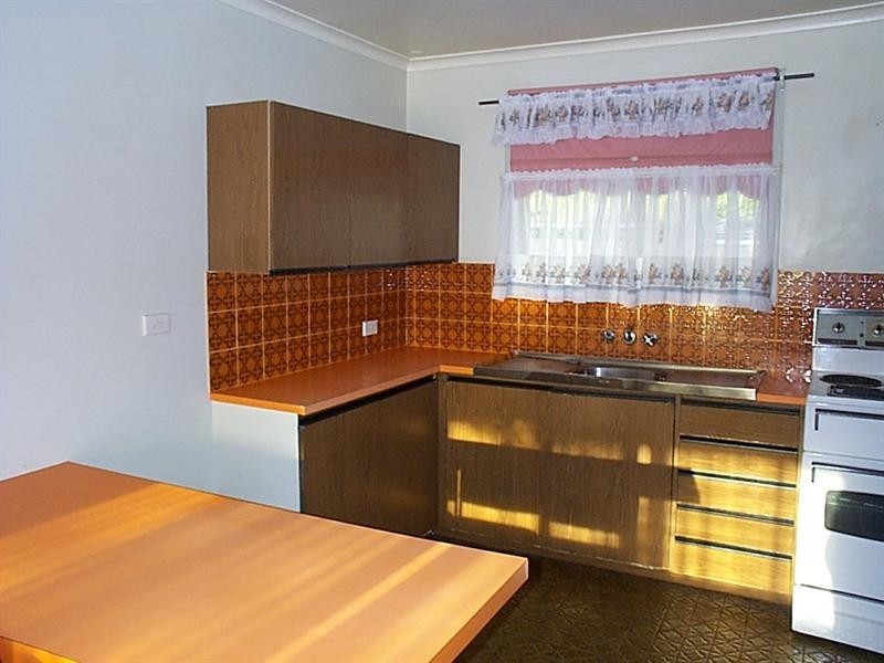 2/1 Cleary Street, Centenary Heights QLD 4350